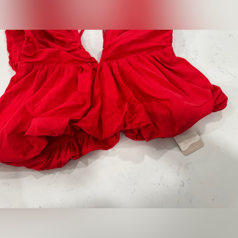 Red Sleeveless Blouse - Picture 6 of 11